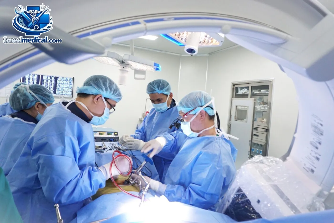 ứng dụng công nghệ nội soi hiện đại trong phẫu thuật và điều trị y khoa